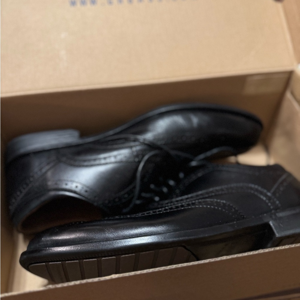 G.H. Bass & Co. Black Leather Oxfords Timeless Design